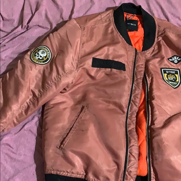 “Remove before flight” bomber jacket - Picture 3 of 4